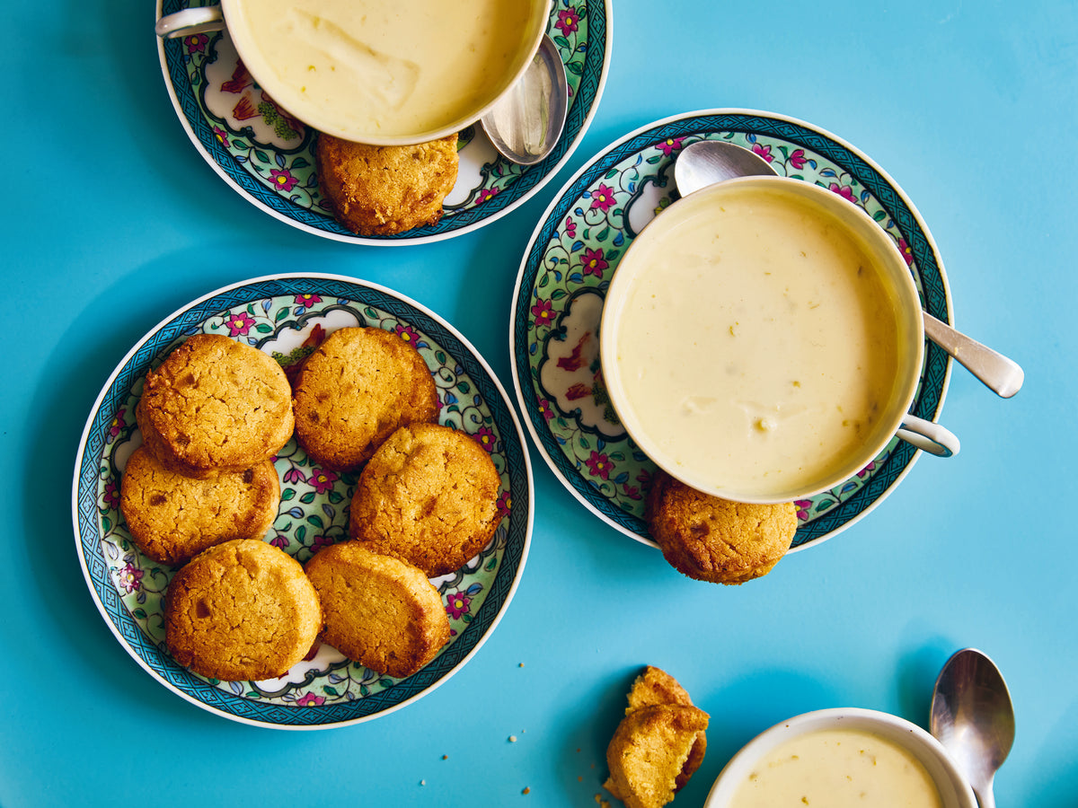 Posset with lime and Sichuan pepper served with cookies