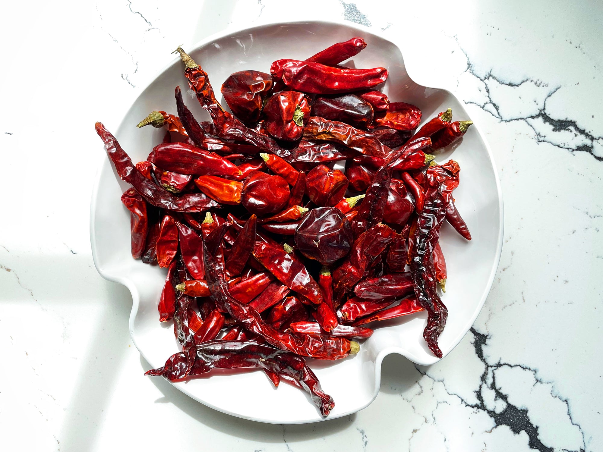 Assorted Sichuan chilies in a bowl